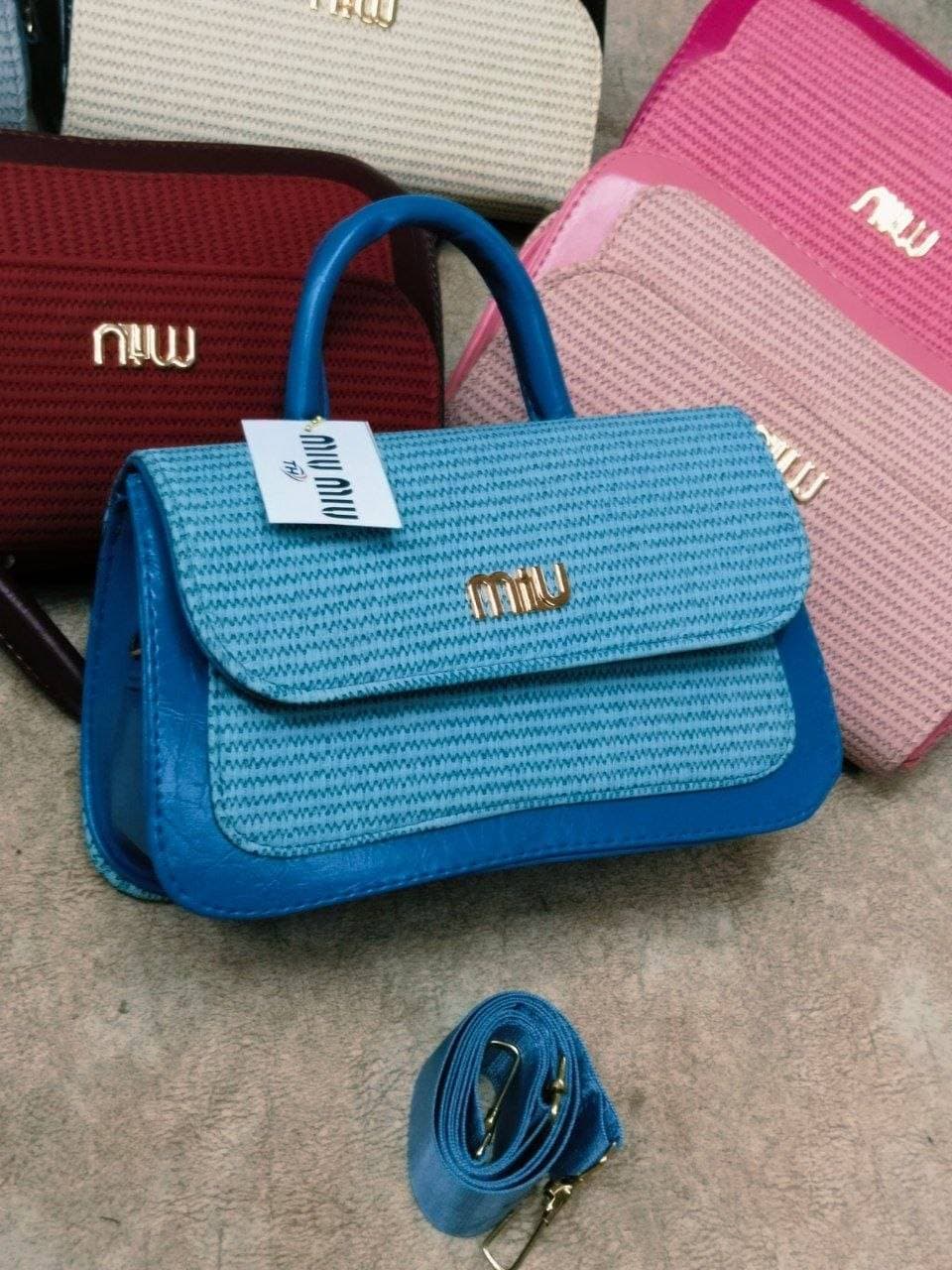 ( كروس  miu ) المقاس 22*14 — صورة 8