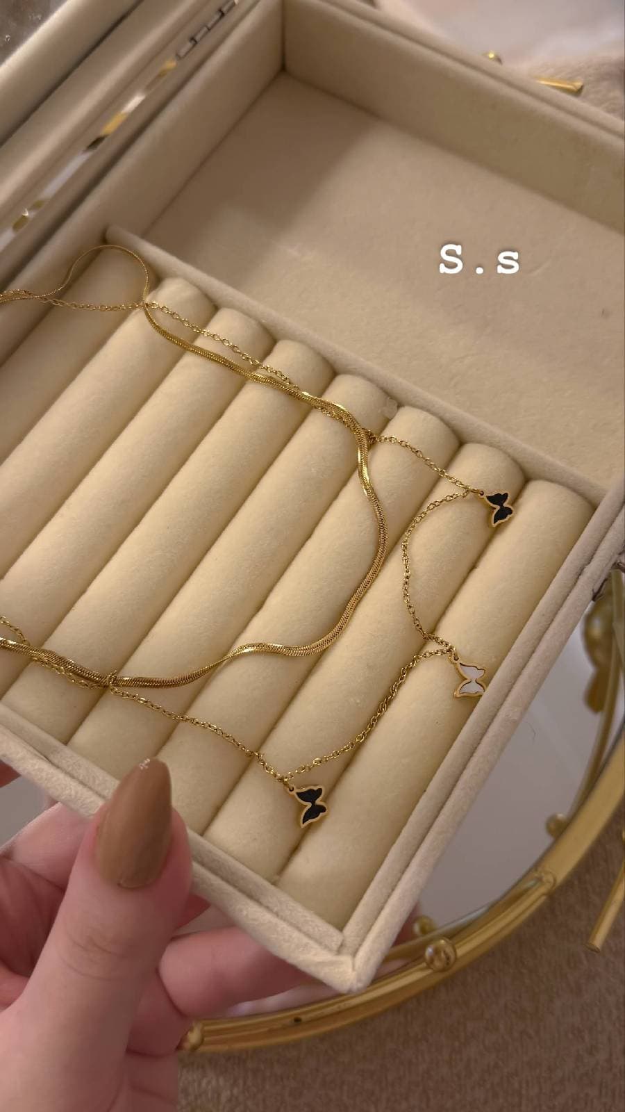 تعالوووو نبص ع لمعة دهب عندنا🙈💕💕ستانلس ستيل 💕💕دورين تجننن من رقتها تتحط مع دهب 💕💕دورين